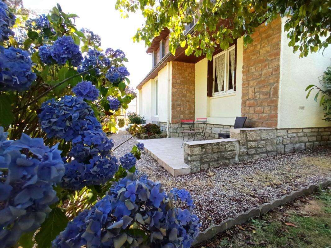 Maison en bourg de serent - photo 9