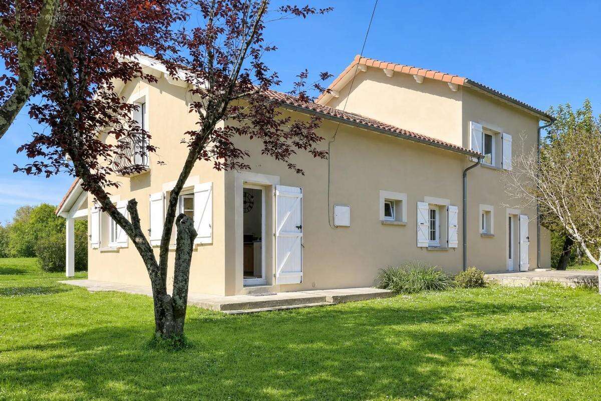 Un véritable havre de paix à 10 minutes des commodités – 160 m² - photo 3