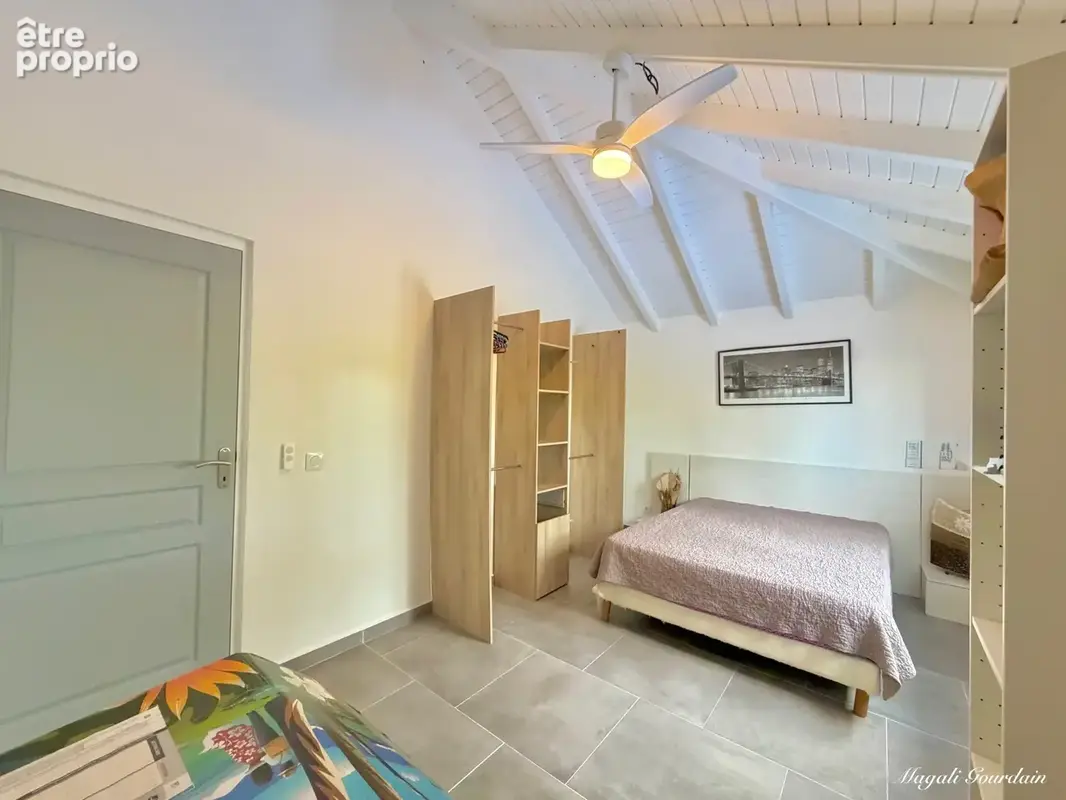 A vendre – saint-françois – villa contemporaine 2024 avec piscine & t2 indépendant - photo 9