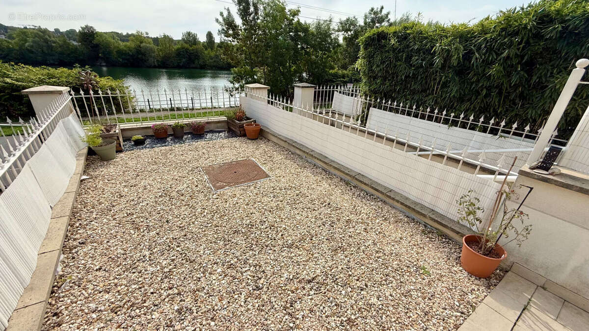Appartement à CORBEIL-ESSONNES