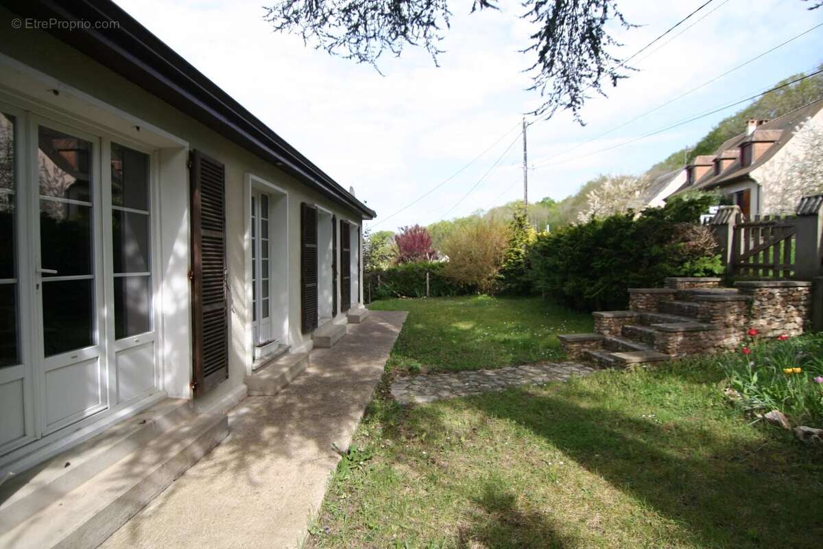 Maison à SAINT-CHERON