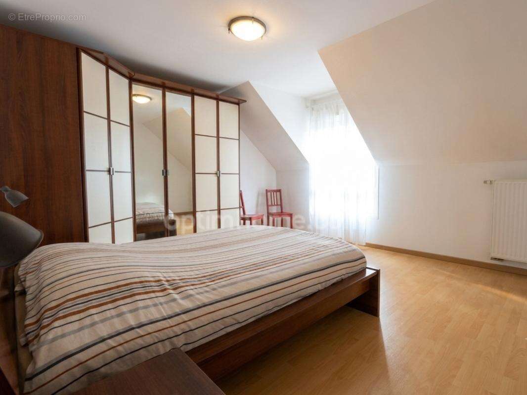 Yutz - maison mitoyenne 5 pieces avec 3 chambres, terrasse, jardin et garage ! - photo 4