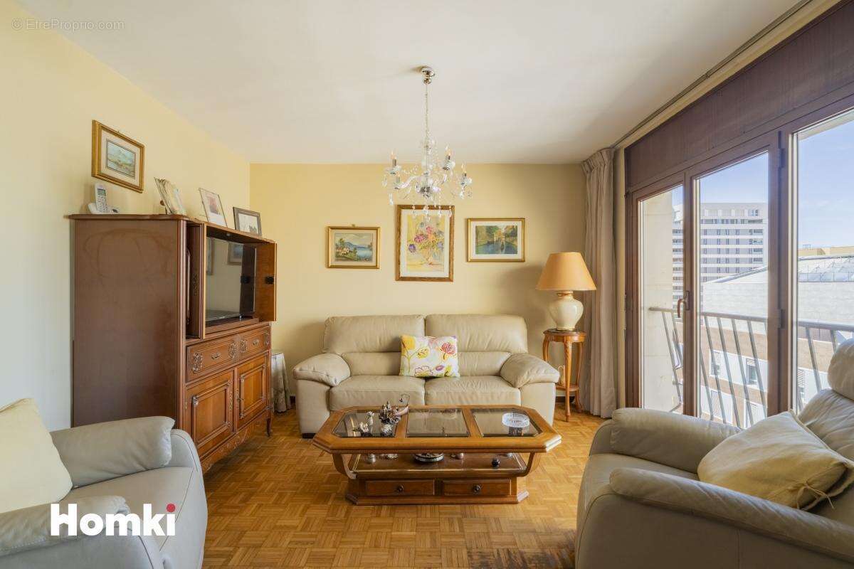 Appartement à MARSEILLE-3E