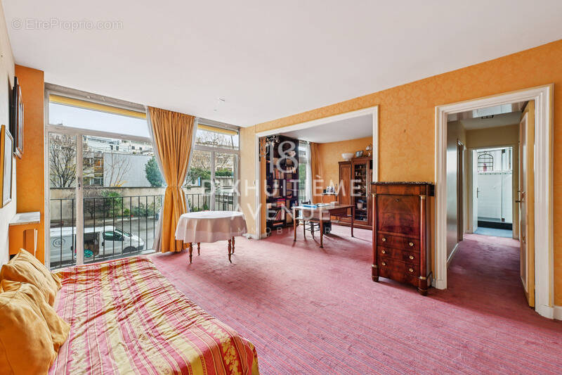 Appartement à PARIS-15E