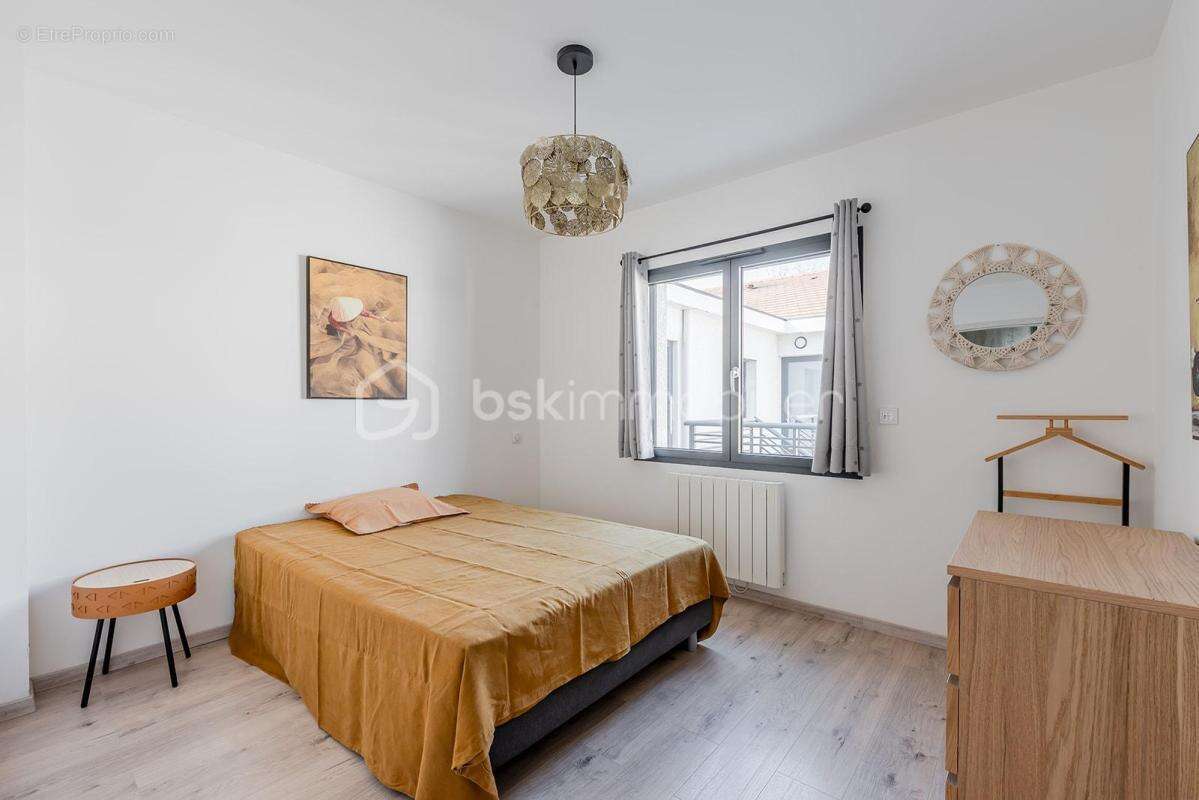 T4 spacieux, lumineux avec balcon, cave et place de parking - photo 18