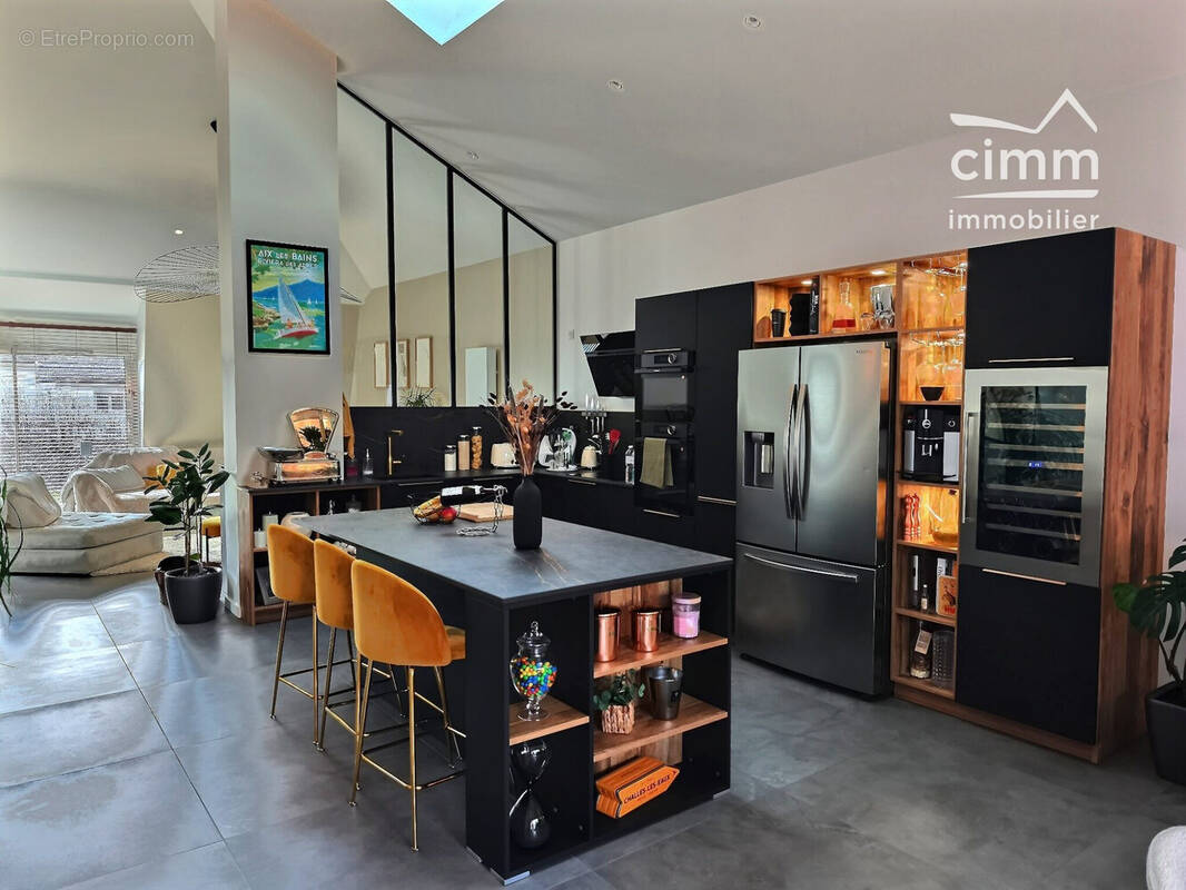 Appartement à CHALLES-LES-EAUX