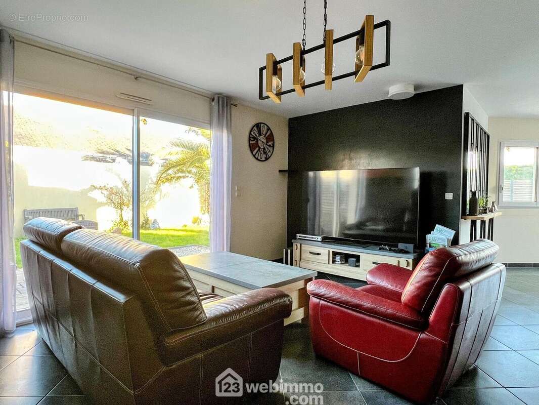 Maison 165 m² à Saint-Martin-Du-Fouilloux  - photo 48