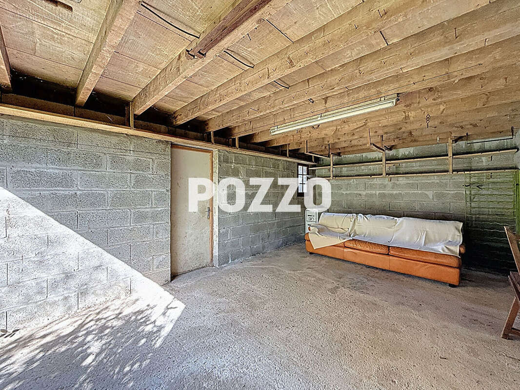 Maison de caractère 5 pièces avec jardin et dépendance - LE MESNIL - Terrain de 2494 m² - photo 17