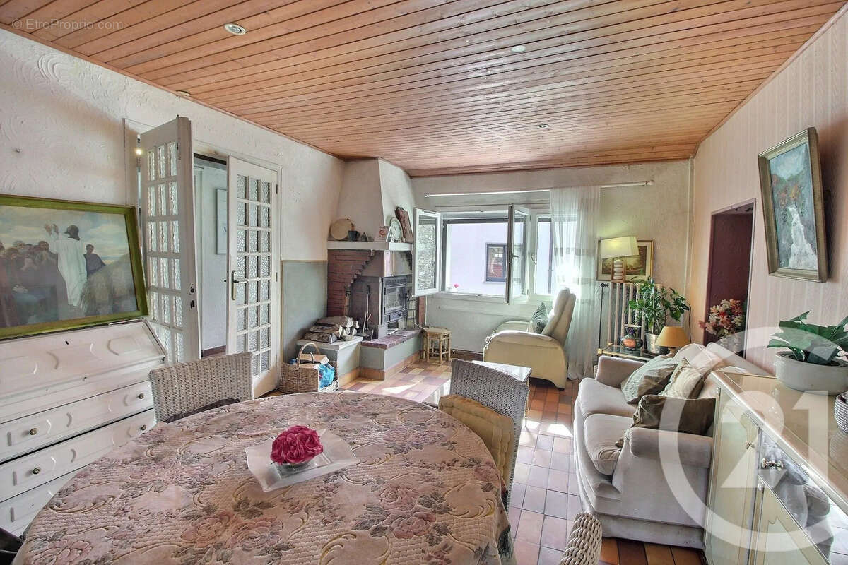 Maison à LYAUD
