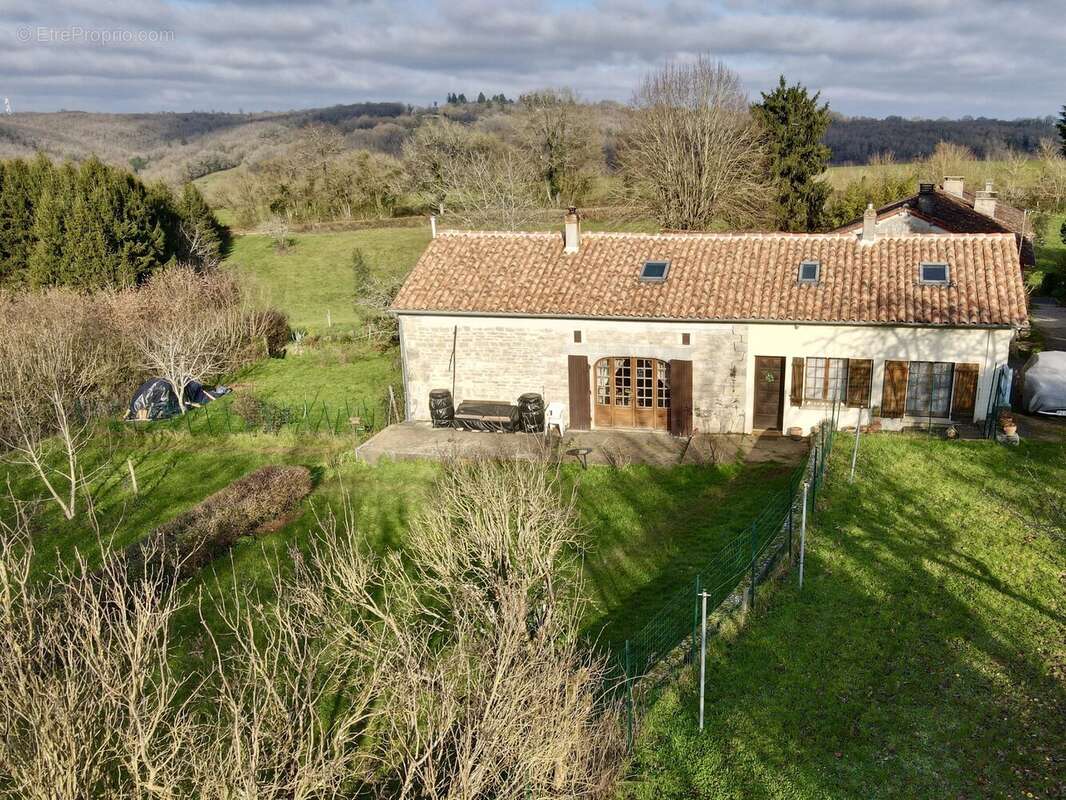 Maison à NANTEUIL-EN-VALLEE