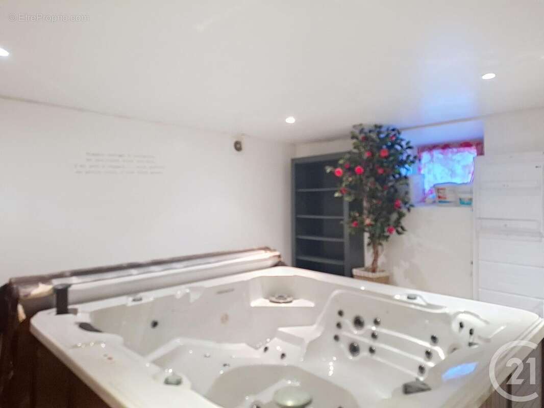 Maison à LE MEE-SUR-SEINE