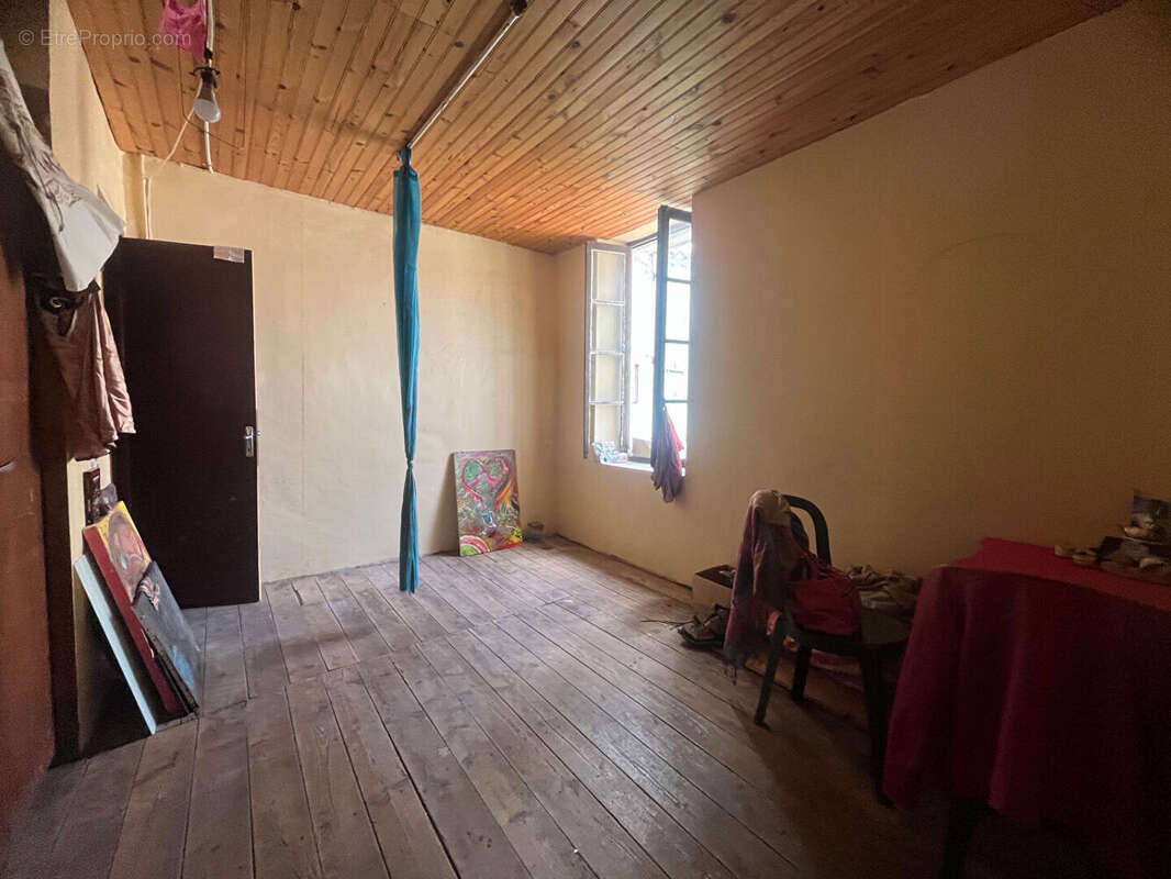 Maison à CASCASTEL-DES-CORBIERES