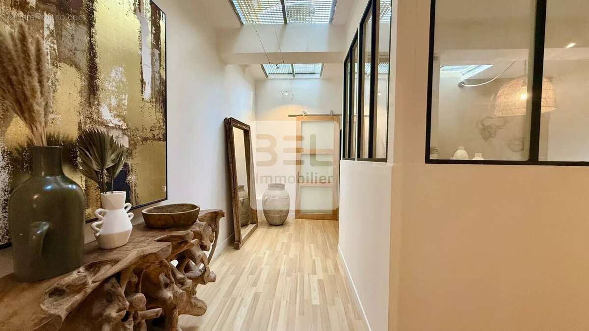 Maison à LAUDUN-L'ARDOISE