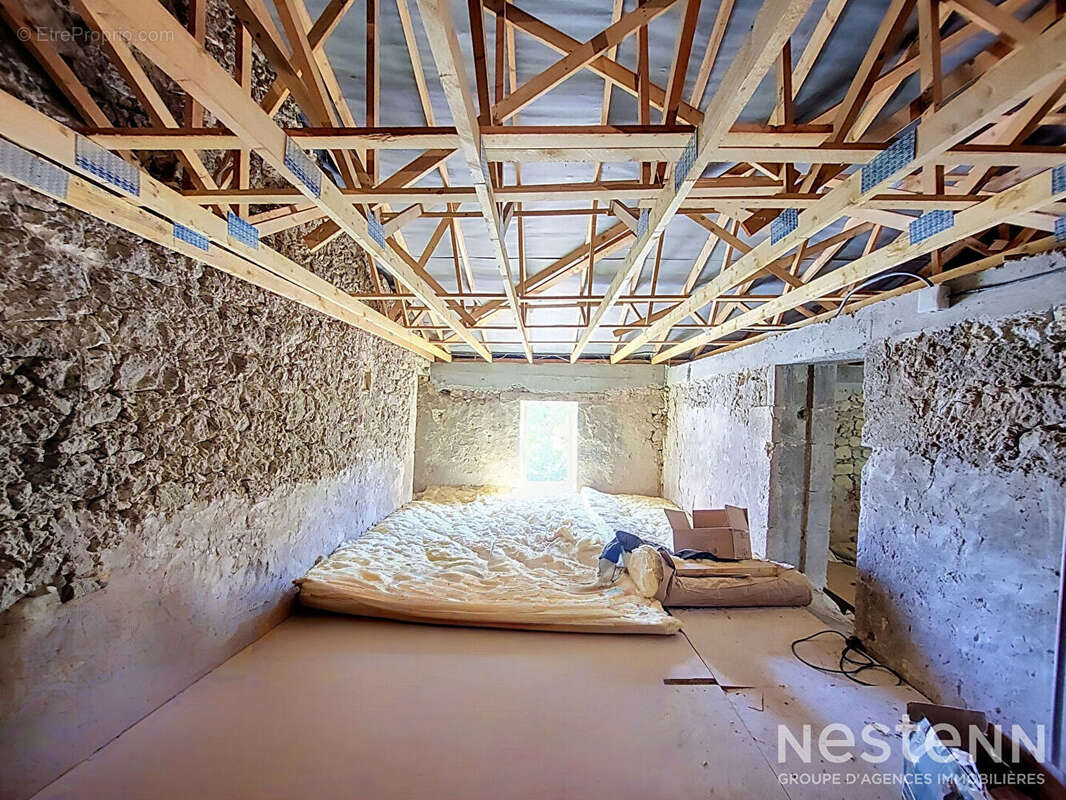 A Vendre Bâtisse en pierre de 209 m² en partie rénovée avec dépendances sur parcelle de plus de 1.2 ha - photo 13