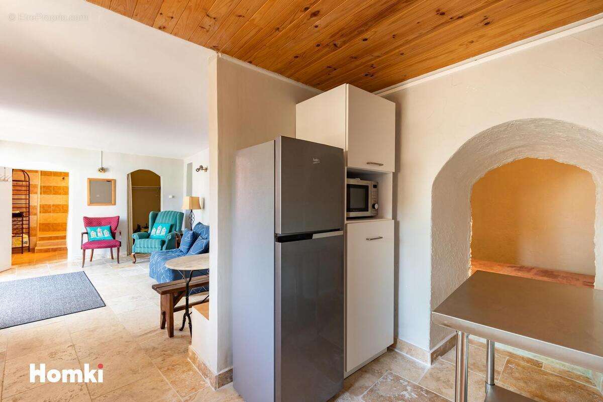 Maison à VILLENEUVE-LES-MONTREAL