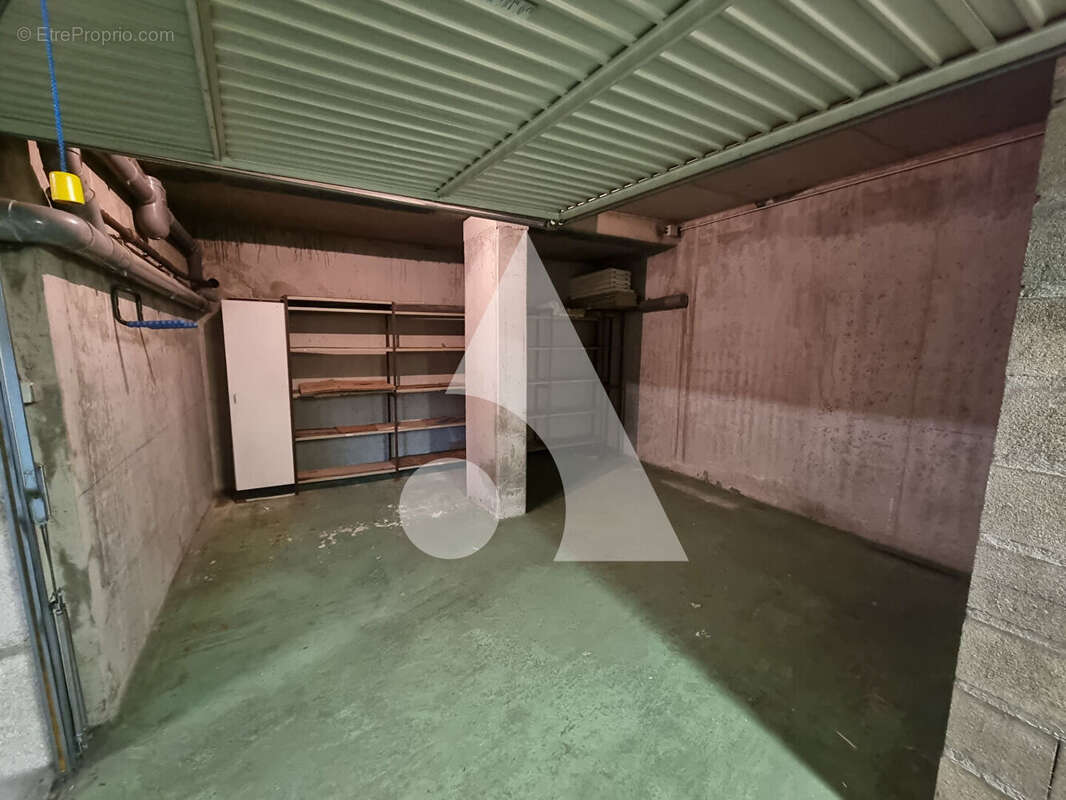 Box La Garenne Colombes 28 m² - photo 3
