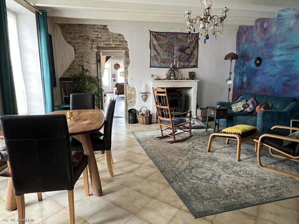 Maison à VILLEFAGNAN