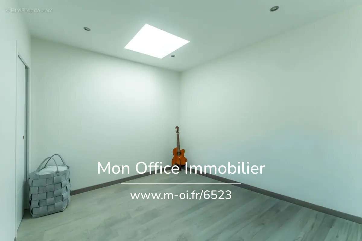 Maison à VELAUX