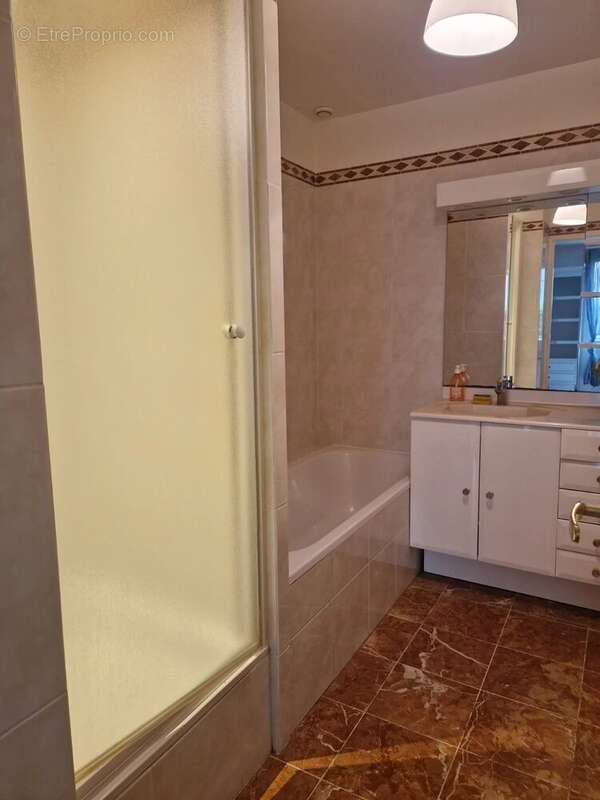 Maison à VOISINS-LE-BRETONNEUX