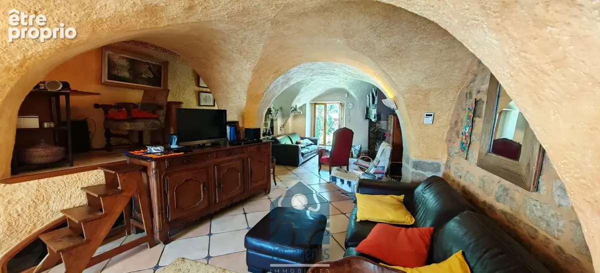 Authezat, Ancien Presbytère 250m2 sur un terrain de 250m2. - photo 4