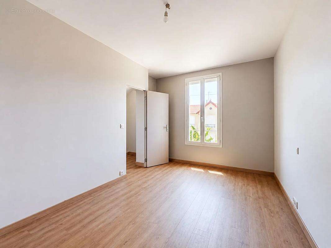 Maison 5 pièces de 100 m² à Ablon-sur-Seine - photo 8