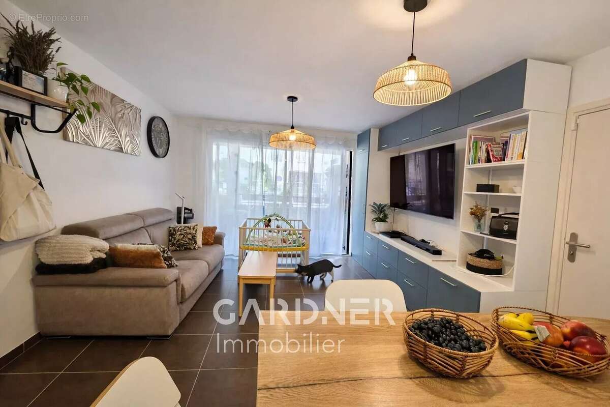 Appartement à AURIOL