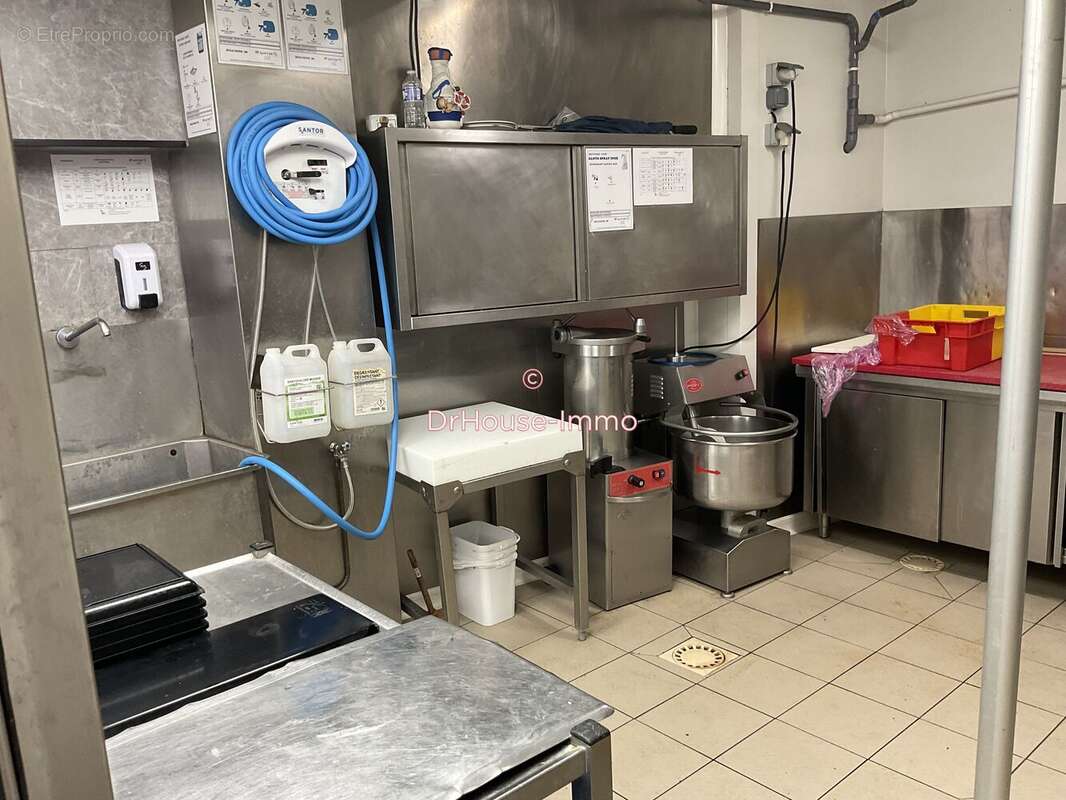 Commerce à PARIS-11E