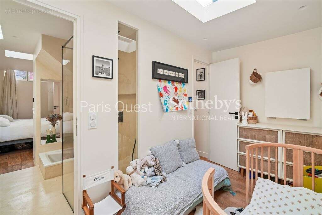 Appartement à PARIS-17E