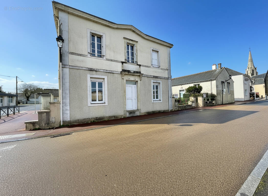 Commerce à MESANGER