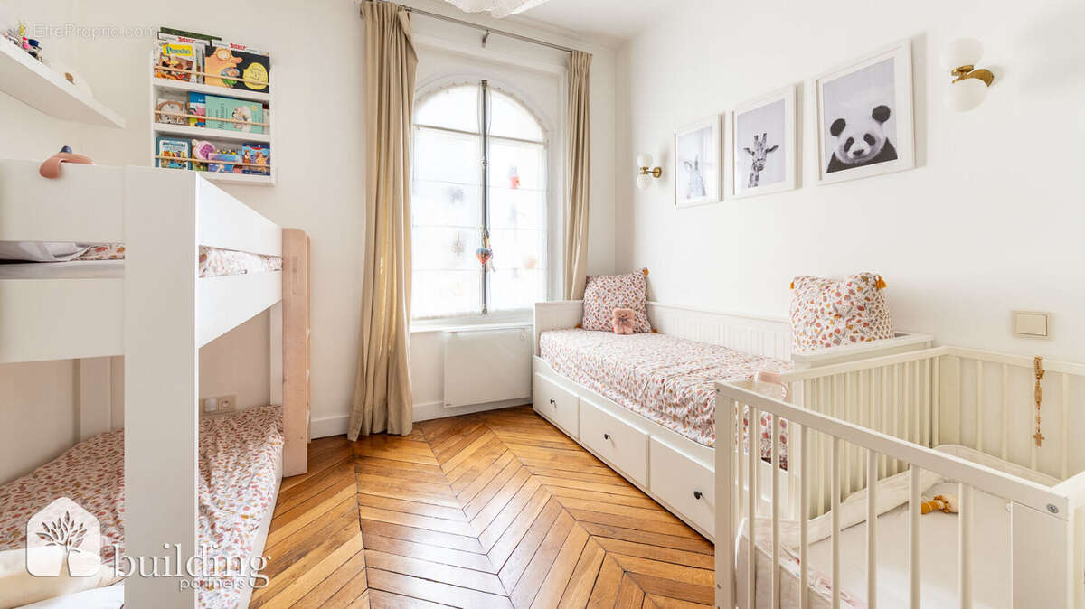 Appartement à PARIS-17E