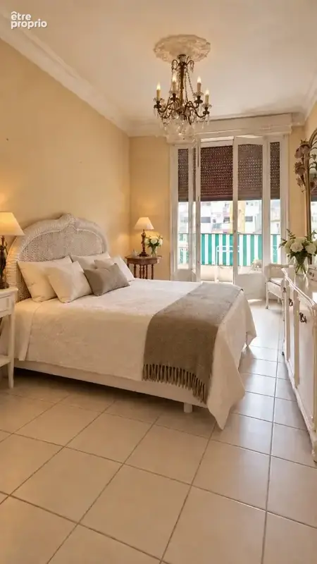 Nice  rue smolett  5 pièces 125 m²  5e étage  séjour en rotonde  balcons - photo 10