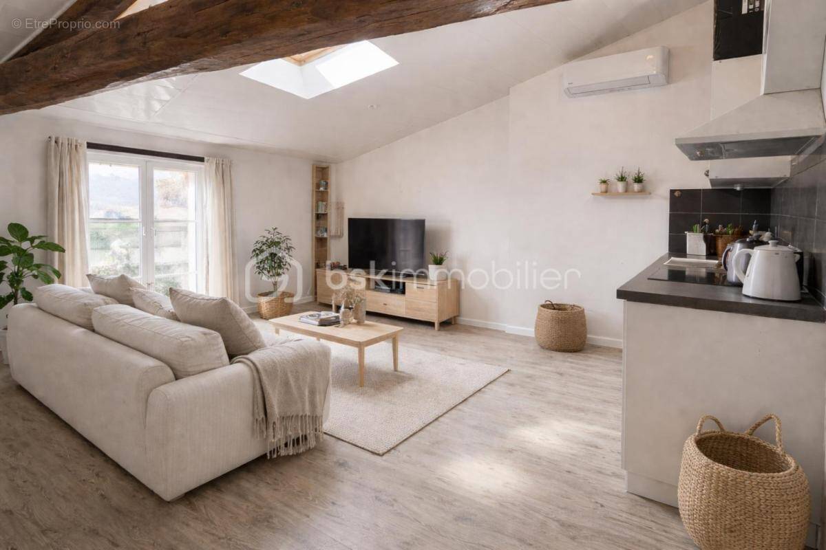 Appartement à CAMPS-LA-SOURCE