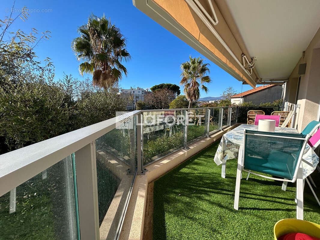 Appartement à SAINT-LAURENT-DU-VAR