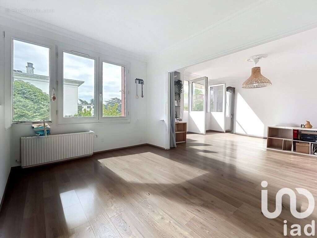 Photo 4 - Appartement à LA CELLE-SAINT-CLOUD