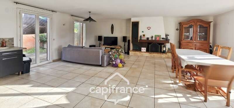 Maison à SOLLIES-VILLE