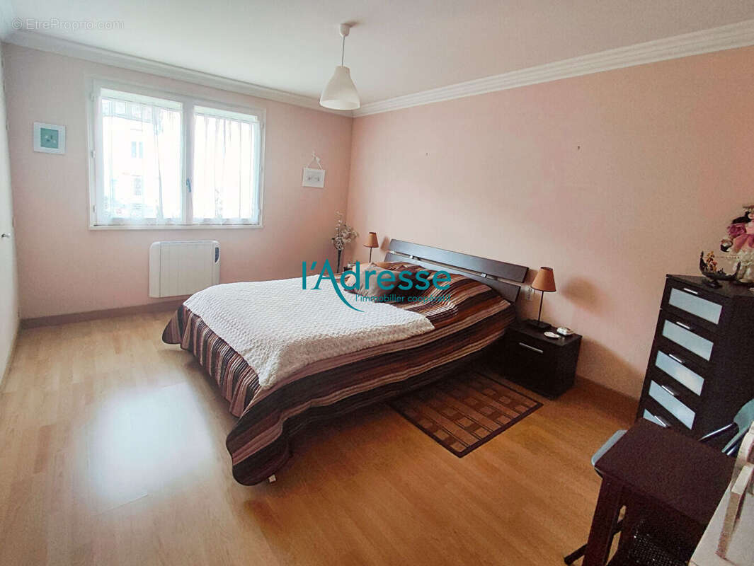 Maison à MONTREVAULT