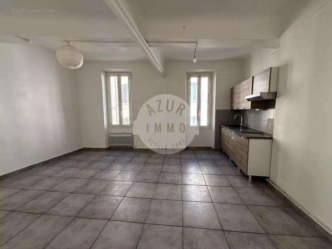 Appartement à ROQUEVAIRE
