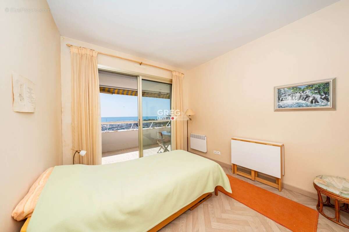 Appartement à VILLENEUVE-LOUBET