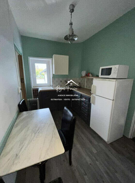 Maison à YZEURES-SUR-CREUSE