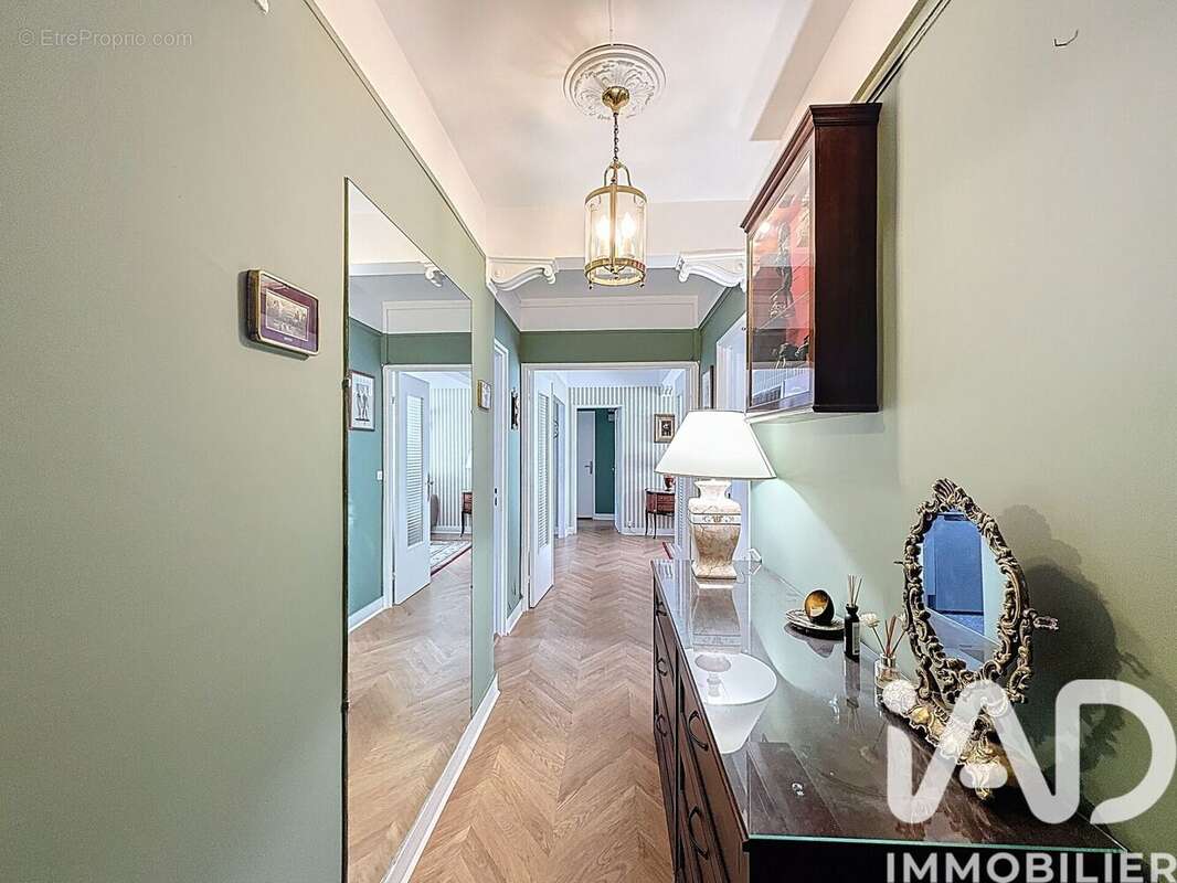 Photo 9 - Appartement à LEVALLOIS-PERRET