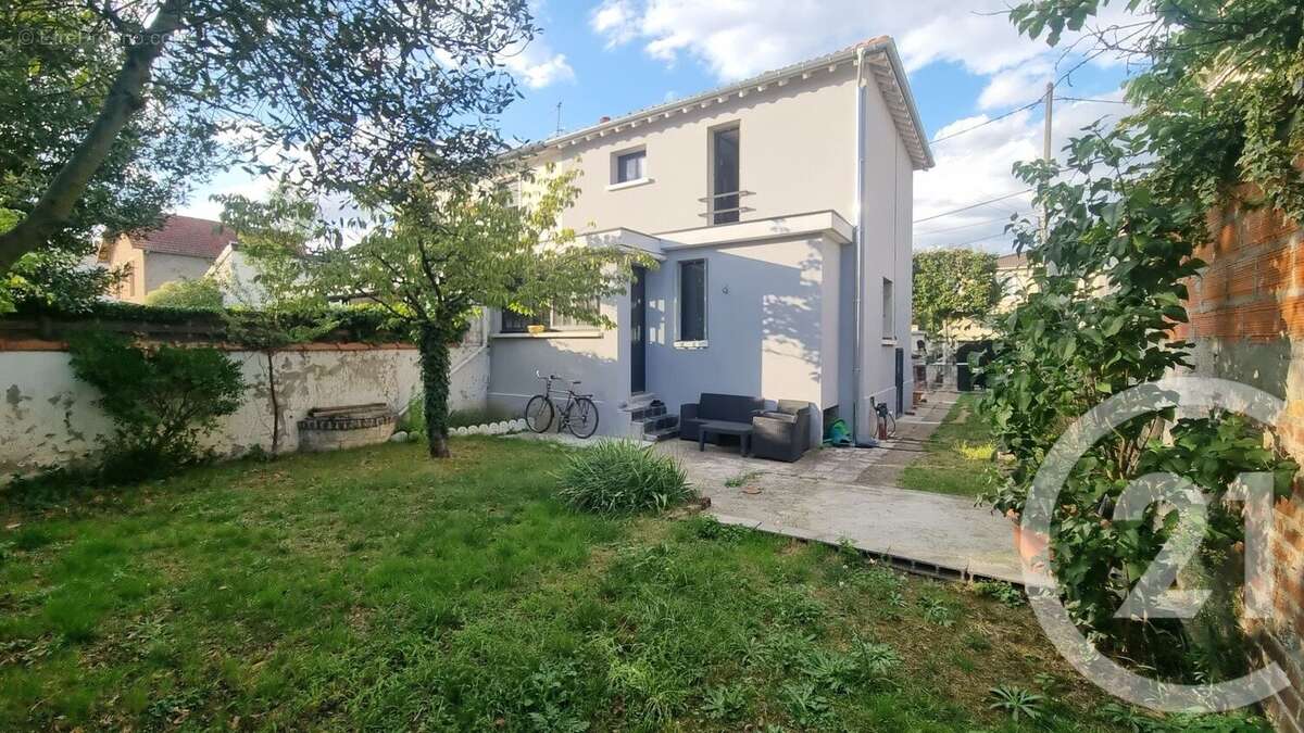 Maison à SAINT-MAUR-DES-FOSSES
