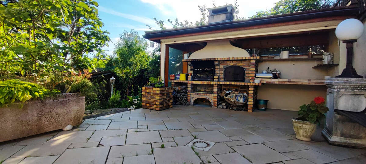 Maison lumineuse avec jardin aménagé - photo 3