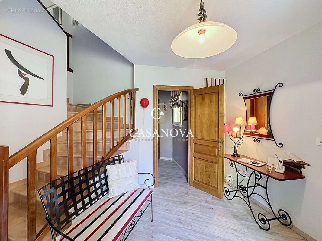 Villa familiale avec grand extérieur et piscine sur  les hauteurs de Clermont l'hérault - photo 3