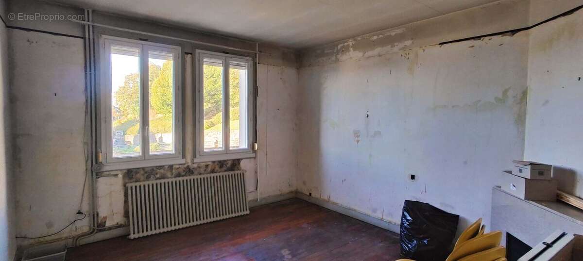 Appartement à CAUREL