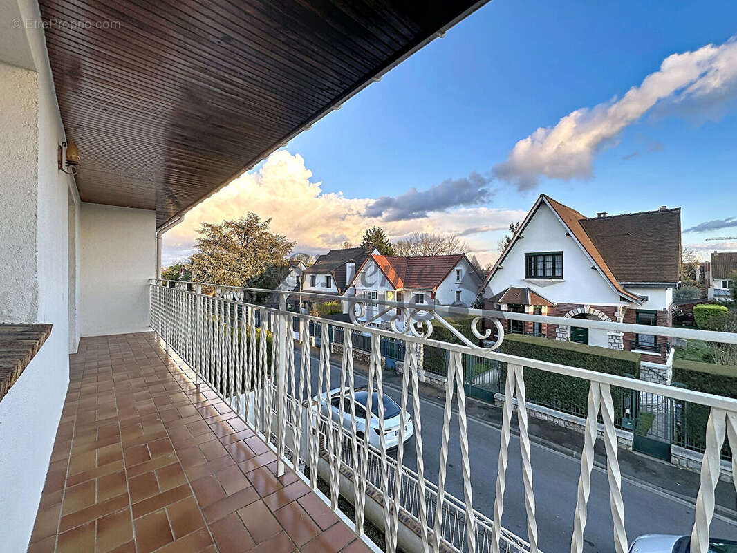 Maison à CHENNEVIERES-SUR-MARNE