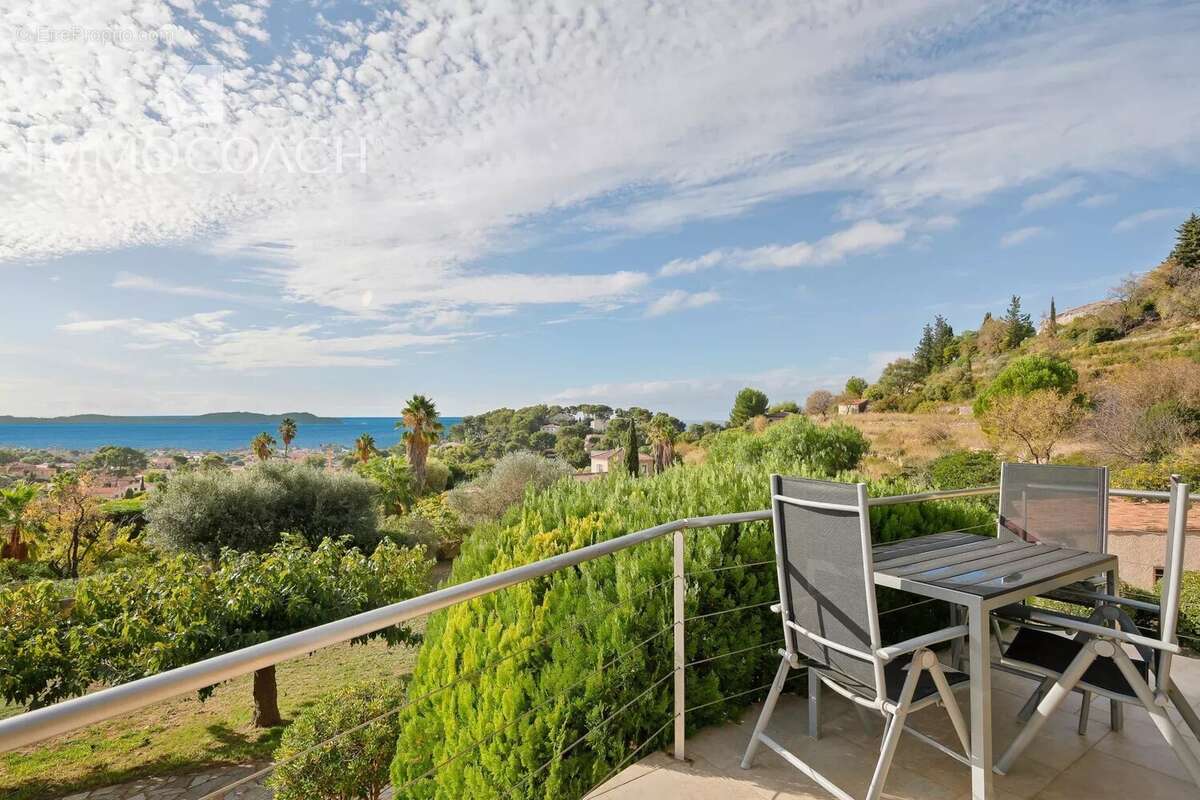 Maison à CARQUEIRANNE