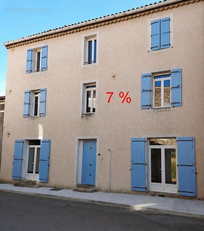Maison à MEYRANNES
