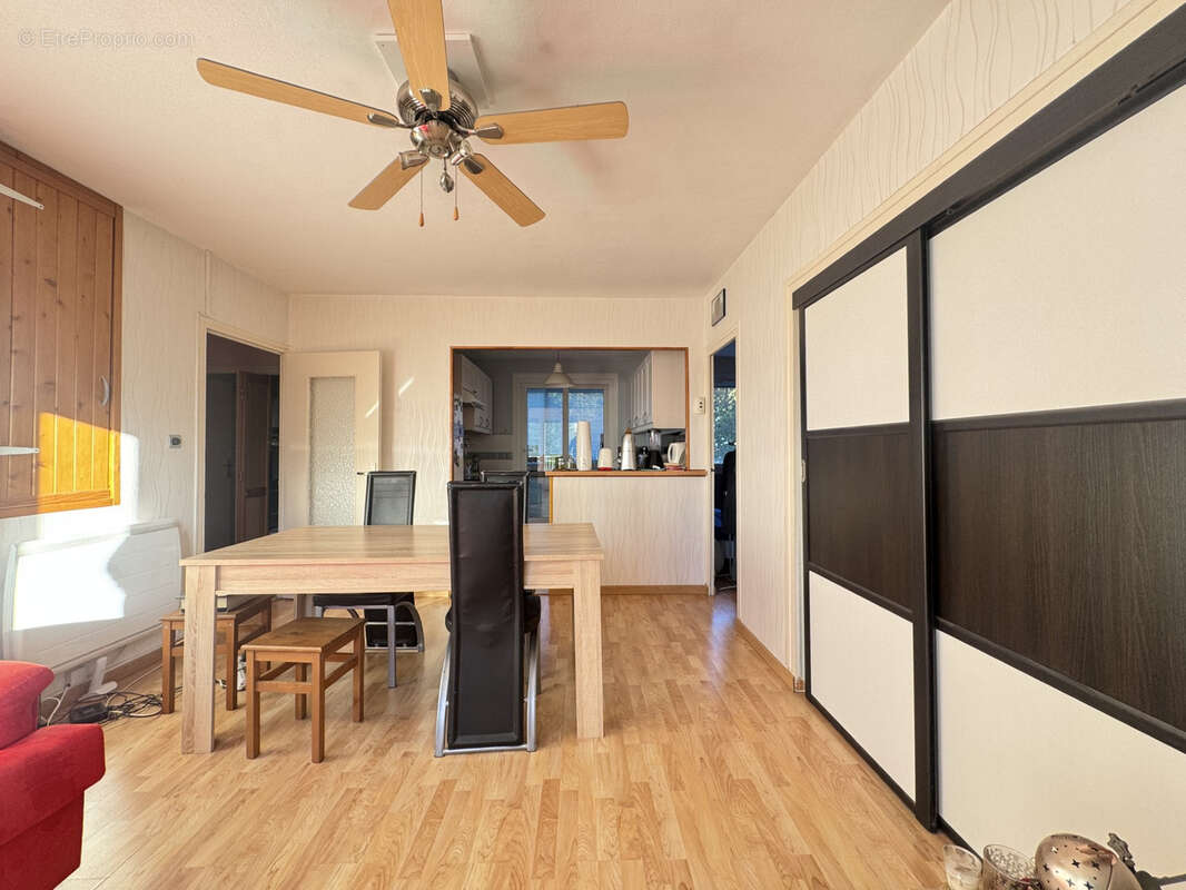 Appartement à SAINT-MARTIN-D'HERES