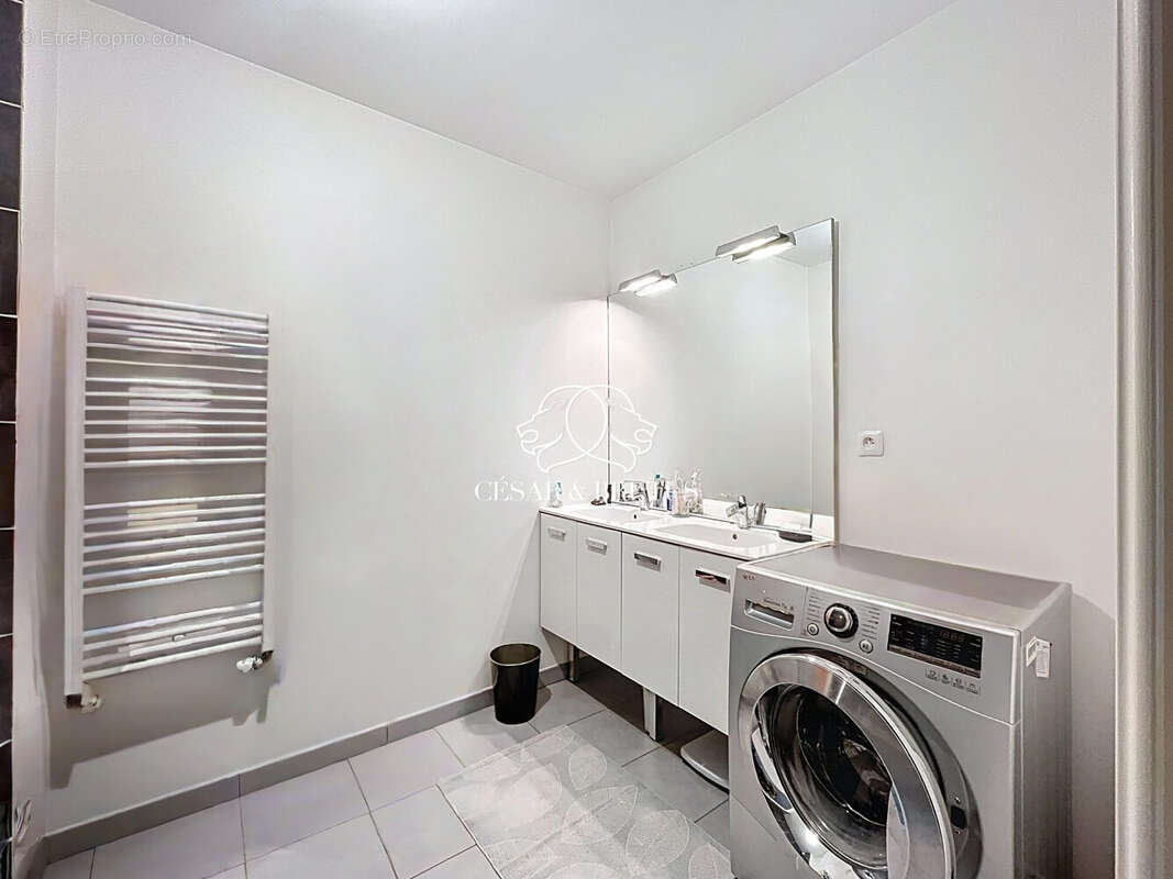 Appartement à NEUVILLE-SUR-SAONE