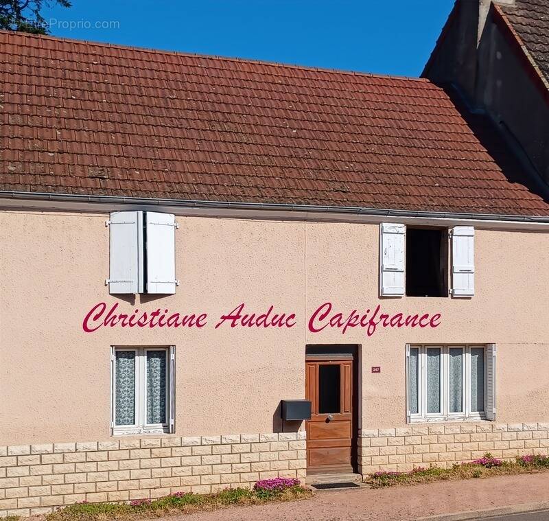 Maison à SAINT-BONNET-DE-JOUX